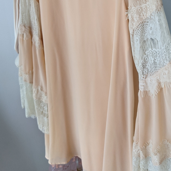 Schitt's Creek Alexis Dress - Picture 4 of 6